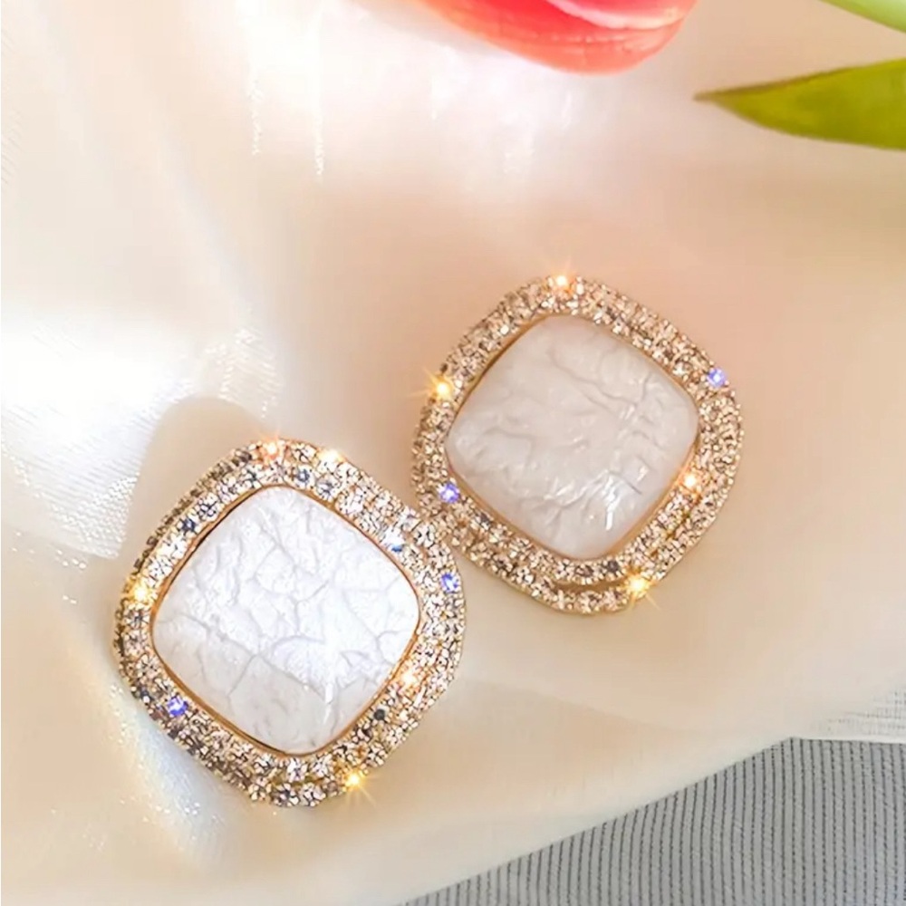 Elegant Gold and White Earrings